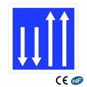 Panneau de Présignalisation d’un créneau de dépassement ou d'une route à chaussées séparées (C29a)